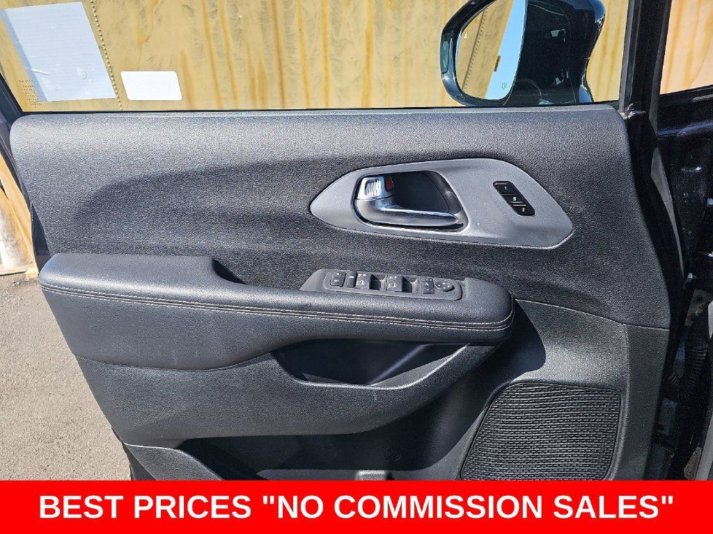 Used 2026 Chrysler Pacifica Limited w/ S Appearance Package FWD image 29