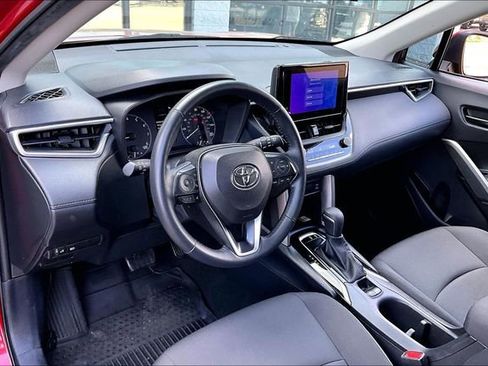 Used 2023 Toyota Corolla Cross LE AWD/4WD image 14