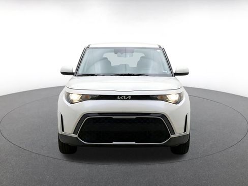 Used 2025 Kia Soul LX w/ LX Technology Package FWD image 2