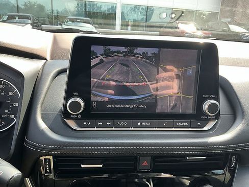 Certified 2021 Nissan Rogue SV FWD image 17