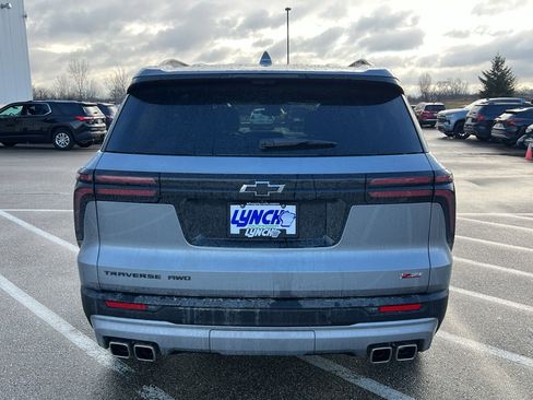 Used 2025 Chevrolet Traverse Z71 image 4