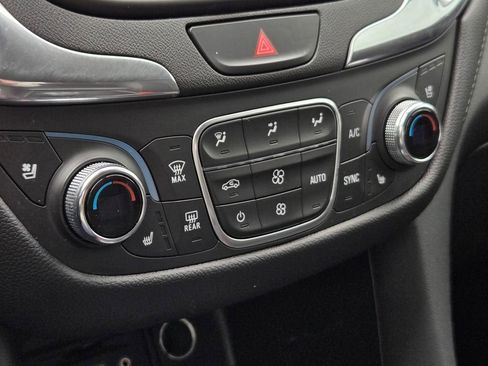 Used 2020 Chevrolet Equinox Premier image 20