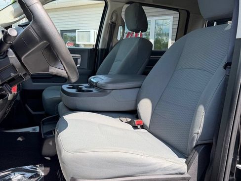 Used 2020 RAM 1500 Classic SLT AWD/4WD image 10