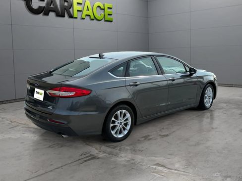 Used 2019 Ford Fusion SE FWD image 13
