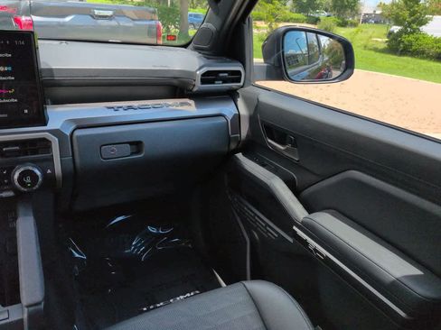 Used 2025 Toyota Tacoma TRD Off-Road w/ TRD Off Road Premium Package AWD/4WD image 16