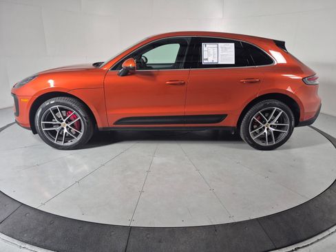 Used 2022 Porsche Macan S AWD/4WD image 2