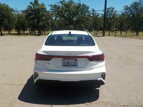 Used 2023 Kia Forte LX FWD image 2