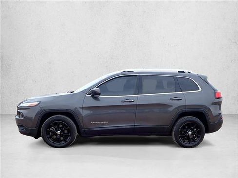 Used 2014 Jeep Cherokee Latitude FWD image 2