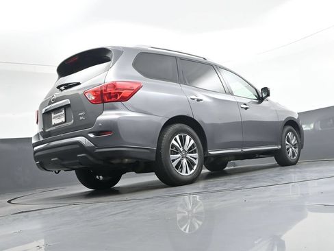 Used 2019 Nissan Pathfinder SL AWD/4WD image 45