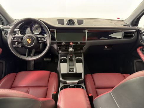 Certified 2026 Porsche Macan AWD/4WD image 16