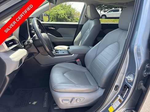 Certified 2020 Toyota Highlander XLE FWD image 10