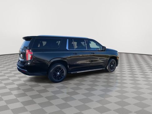 Used 2022 Chevrolet Suburban LS image 7