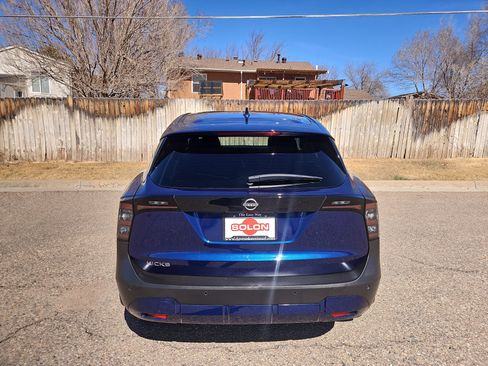 Used 2025 Nissan Kicks SV image 6