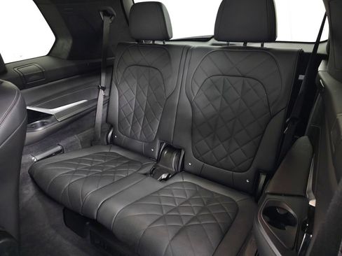 Used 2023 BMW X7 xDrive40i w/ M Sport Package AWD/4WD image 39