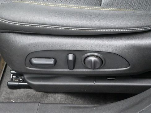 Used 2025 Chevrolet Trax ACTIV w/ Sunroof Package FWD image 14