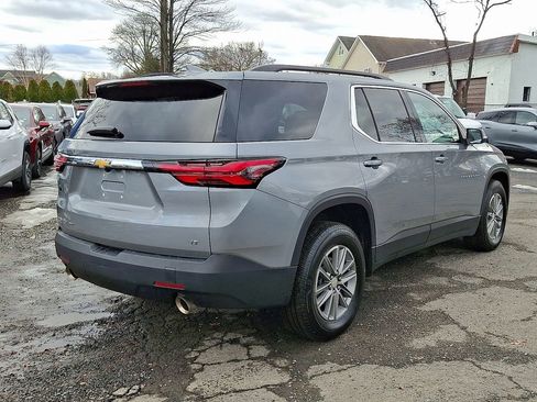 Used 2024 Chevrolet Traverse LT image 7