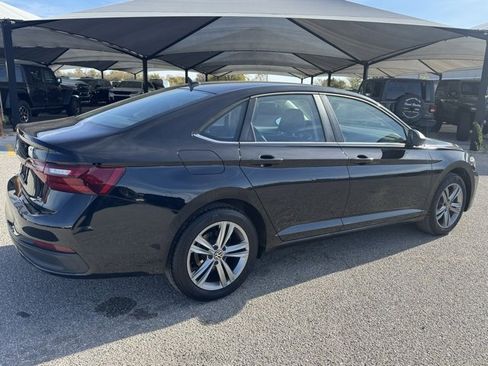 Used 2024 Volkswagen Jetta SE image 6