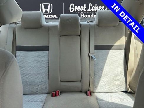 Used 2012 Toyota Camry LE FWD image 13