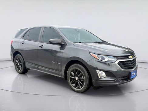 Used 2021 Chevrolet Equinox LS w/ LS Convenience Package FWD image 1