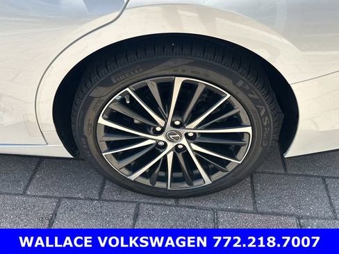 Used 2022 Lexus ES 350 350 w/ Premium Package image 12