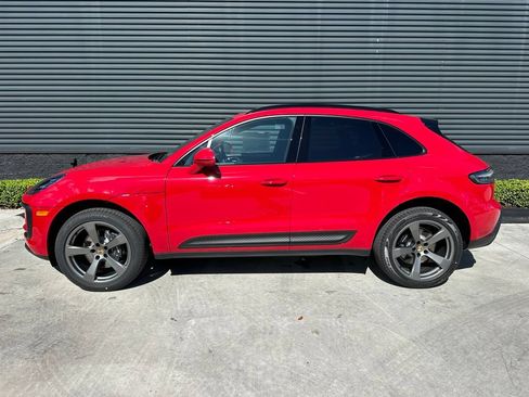 Used 2026 Porsche Macan AWD/4WD image 2