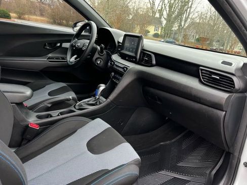 Used 2019 Hyundai Veloster 2.0 image 19