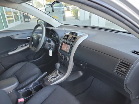 Used 2013 Toyota Corolla S image 29