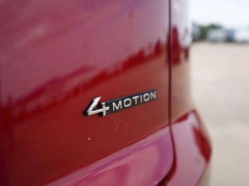 Used 2025 Volkswagen Atlas Cross Sport SEL R-Line image 6