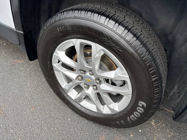 Used 2022 Chevrolet Traverse LS FWD image 32