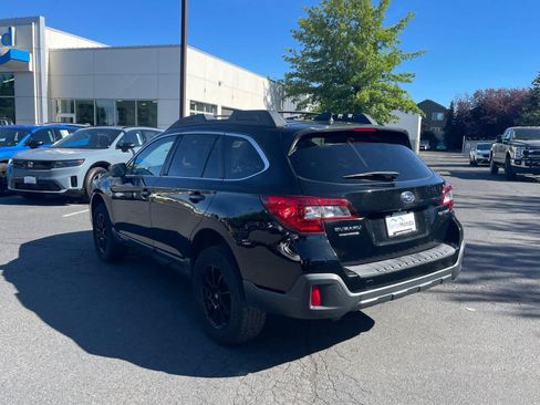 Used 2018 Subaru Outback 2.5i Premium AWD/4WD image 3