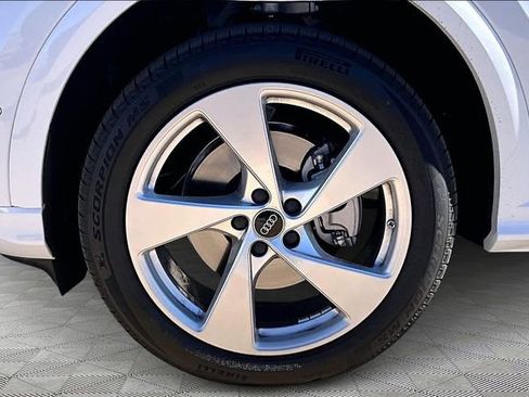 New 2025 Audi Q5 2.0T Premium Plus image 12