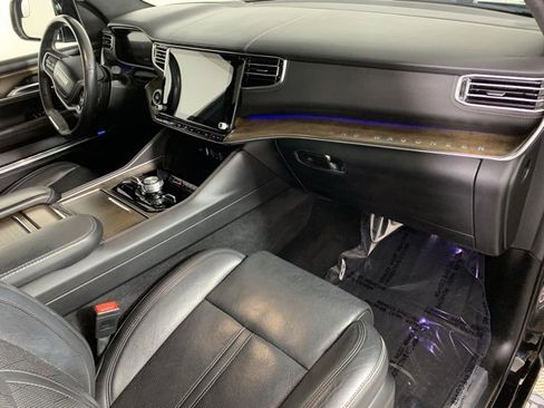 Used 2023 Jeep Grand Wagoneer Series II image 10