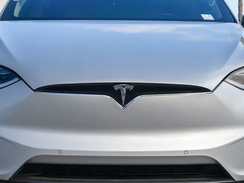 Used 2018 Tesla Model X 75D AWD/4WD image 5