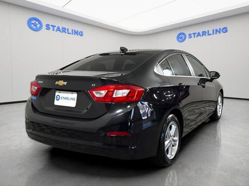 Used 2017 Chevrolet Cruze LT w/ Convenience Package FWD image 7