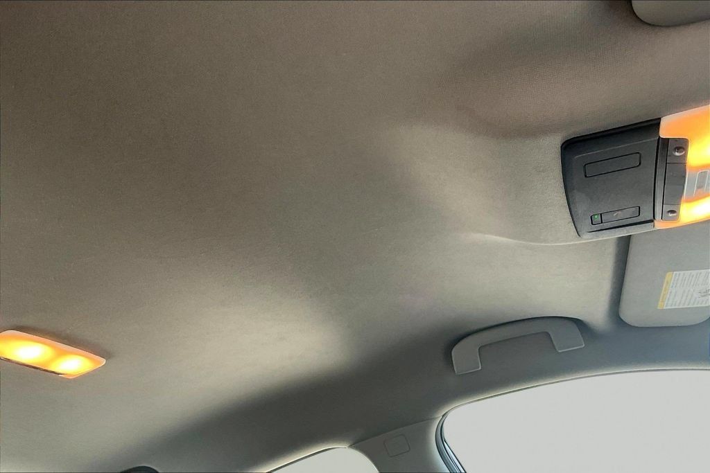 Used 2025 Nissan Sentra SV FWD image 25