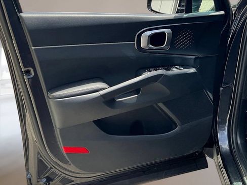 Certified 2025 Kia Sorento EX w/ Panoramic Sunroof Package AWD/4WD image 19