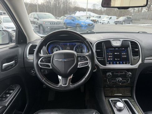 Used 2019 Chrysler 300 Limited image 6