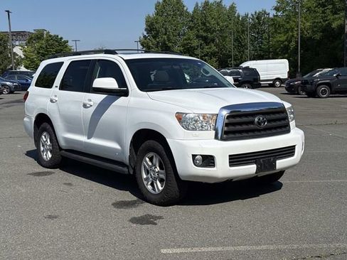 Used 2015 Toyota Sequoia SR5 AWD/4WD image 1