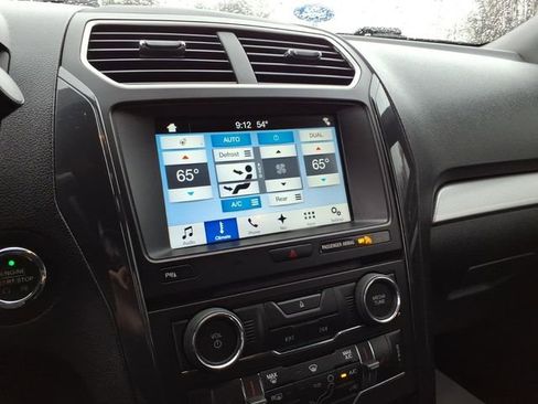 Used 2017 Ford Explorer XLT w/ Equipment Group 202A image 26