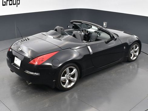 Used 2007 Nissan 350Z Touring image 13