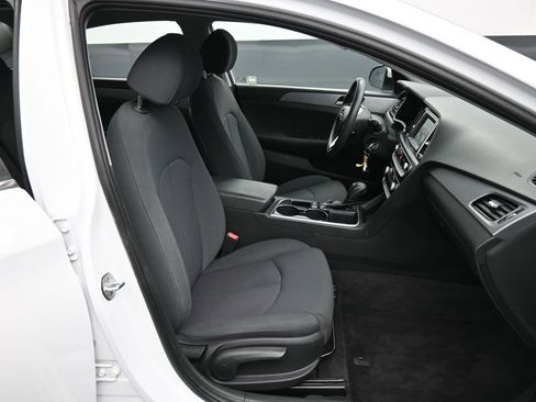 Used 2019 Hyundai Sonata SE w/ Winter Weather Package FWD image 23