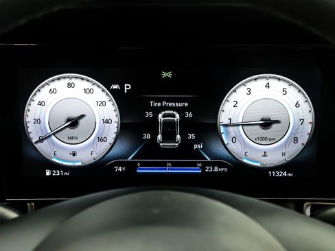 Used 2023 Hyundai Elantra Limited image 19