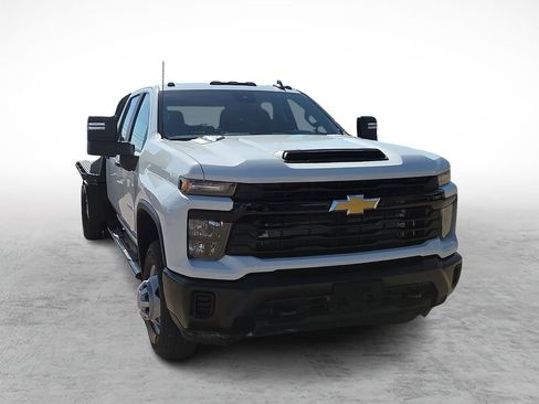 Used 2025 Chevrolet Silverado 3500 W/T w/ WT Convenience Package AWD/4WD image 2