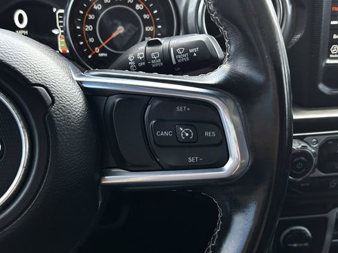 Used 2021 Jeep Wrangler Unlimited Sahara AWD/4WD image 14