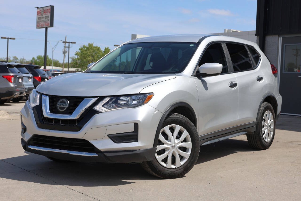 Used 2018 Nissan Rogue S AWD/4WD image 3