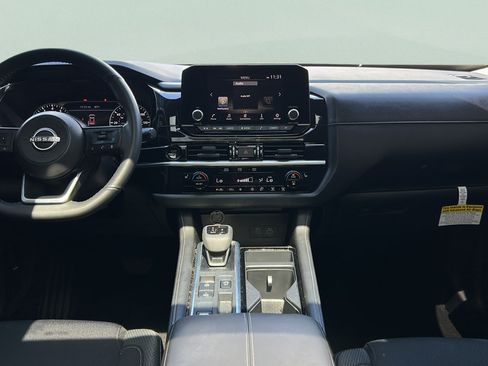 Used 2025 Nissan Pathfinder SV w/ SV Premium Package FWD image 16