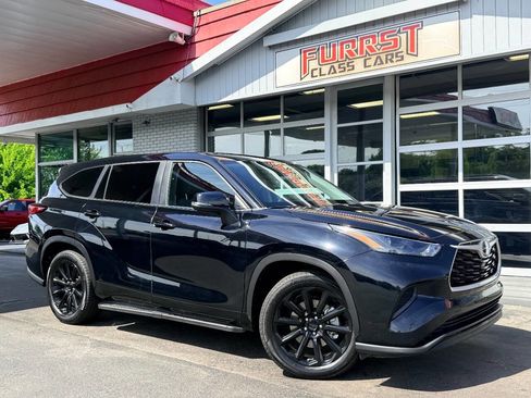 Used 2023 Toyota Highlander L FWD image 1