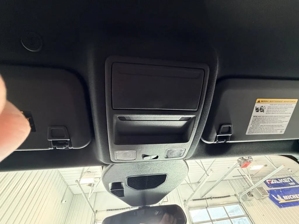 Used 2025 Ford Escape ST-Line Select AWD/4WD image 25
