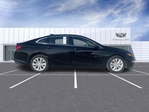Used 2025 Chevrolet Malibu LT image 9