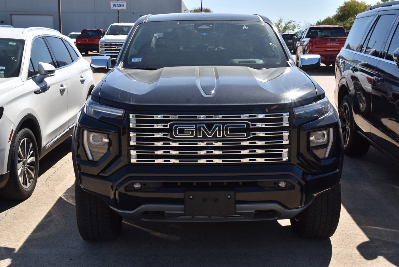 Used 2025 GMC Canyon Denali w/ LPO, Denali Black Edition AWD/4WD image 3